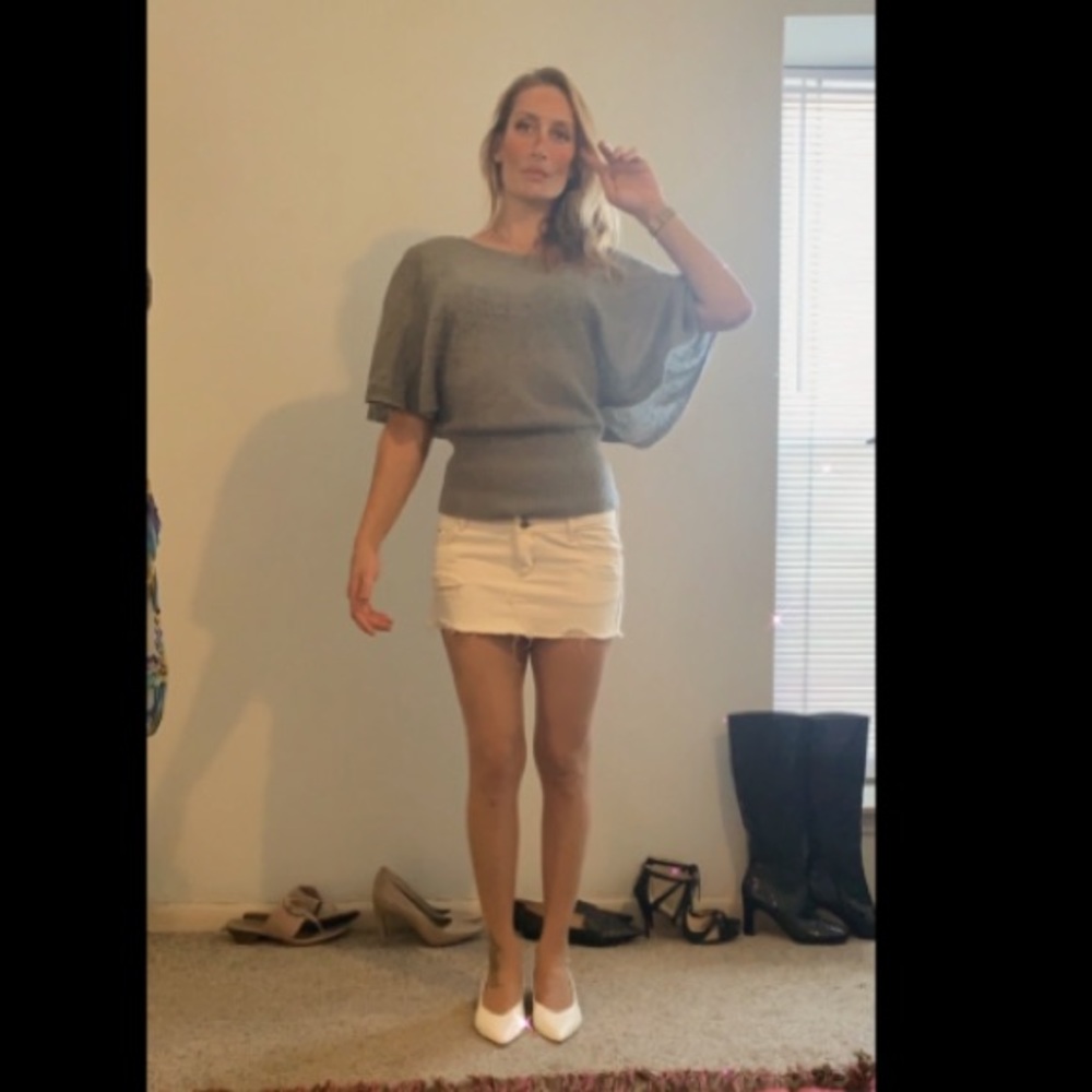 White Hollister skirt